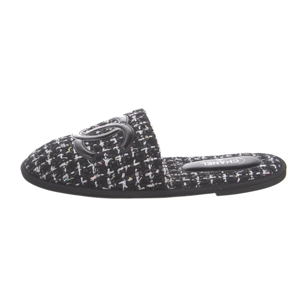 CHANEL interlocking Black and White Tweed Women's Mule